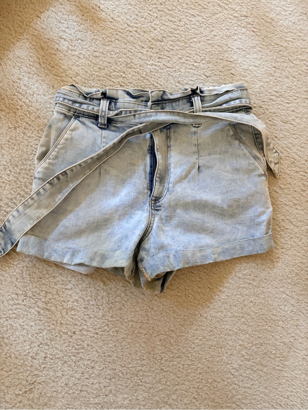 Express Light Wash Denim high waisted Tie-Belt Women's Shorts paperbag size 8